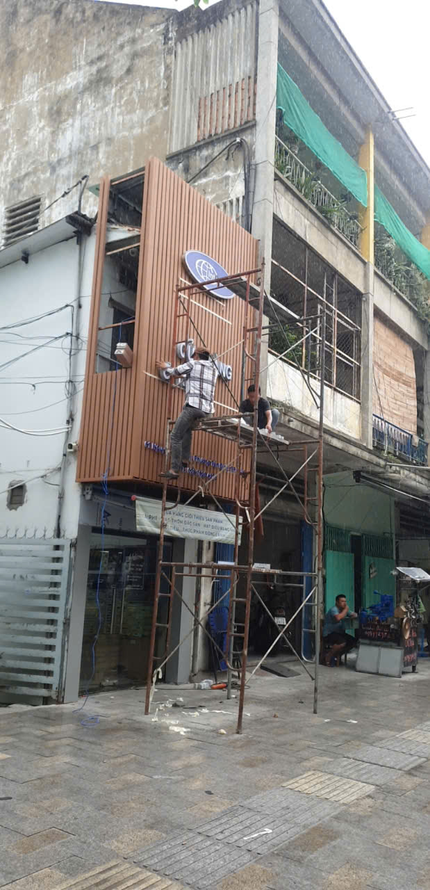 thi công bang hiêu intimex group quận 1