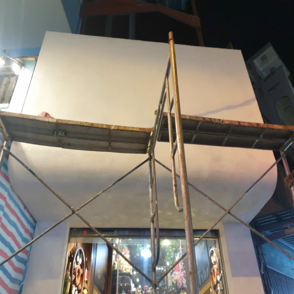 BANG HIỆU SƠN PHUN CÁT NÊN TẤM XI MĂNG